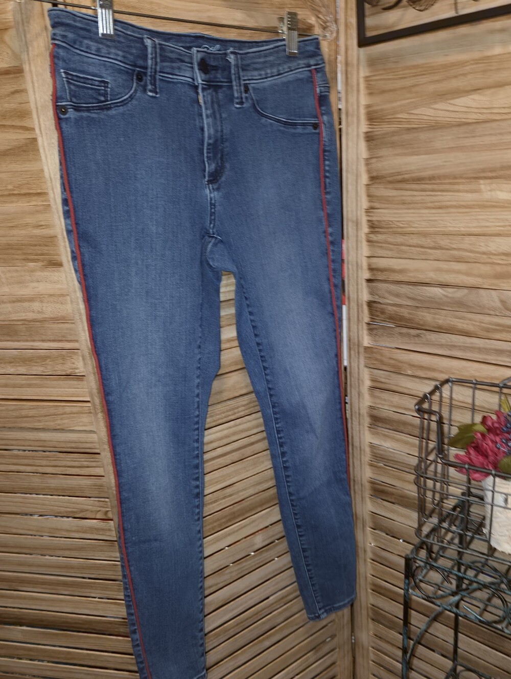 Universal Thread 4 Mid-rise Jegging Jeans Red Stripe On Side Seam